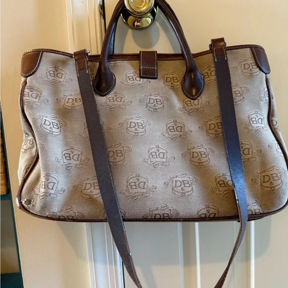 Dooney & Bourke Big Handbag - Picture 10 of 12